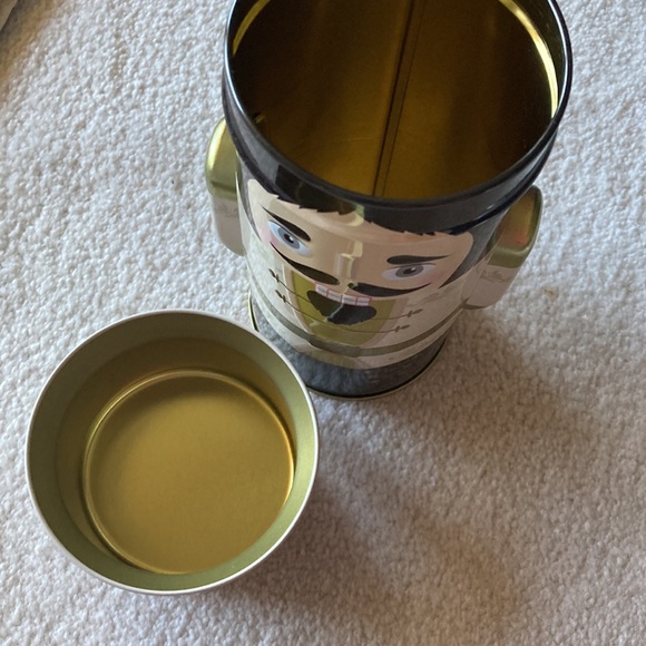 Harry London nutcracker empty chocolate tin - Picture 5 of 6